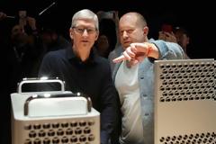 Ο Tim Cook απαντά στους υπαλλήλους για να τους καθησυχάσει για την αποχώρηση του Jony Ive