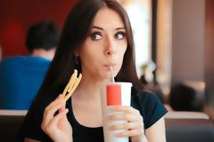 Εγκεφαλικό επεισόδιο: Αυτά τα αναψυκτικά διπλασιάζουν τον κίνδυνο