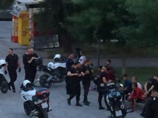 Φωτογραφία για Είκοσι συλλήψεις σε μεγάλη αστυνομική επιχείρηση στο κέντρο της Θεσσαλονίκης