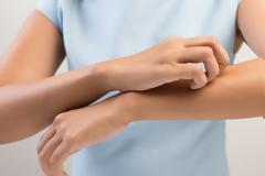 Η θεραπεία που νικά την ψωρίαση και σώζει την καρδιά