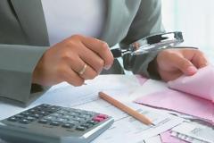 Πώς θα αποδεσμεύονται οι τραπεζικοί λογαριασμοί από τις κατασχέσεις - Οδηγός