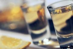 Στο νοσοκομείο 10χρονο αγοράκι μετά από μεγάλη κατανάλωση αλκοόλ - Συνελήφθη η μητέρα