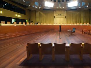 Φωτογραφία για Οι δικαστές του Δικαστηρίου του Λουξεμβούργου θα κρίνουν για πρώτη φορά μνημονιακά μέτρα