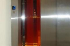 50χρονη εγκλωβίστηκε 27 ώρες σε ανελκυστήρα και επιβίωσε