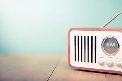 Η Apple ενεργοποιεί τη λειτουργία αναπαραγωγής 100.000 ραδιοφωνικών σταθμών με την Siri