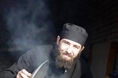 Άμα ο άνθρωπος έρχεται στη ζωή, δώρο έχει απ’ το Θεό, την καθαρή καρδιά και την πίστη, άμα μεγαλώσει πρέπει να δουλέψει για να τα’ αποκτήσει