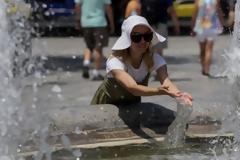 Εξασθενεί το μελτέμι, ανεβαίνει η θερμοκρασία την Τετάρτη - Υψηλός κίνδυνος πυρκαγιάς