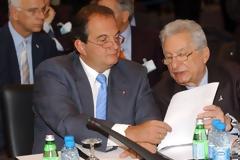 Πολιτική κόντρα για τις επιστολές Καραμανλή σχετικά με το Μακεδονικό