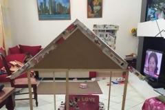 ΚΑΤΑΣΚΕΥΕΣ - Ένας παππούς έφτιαξε το πιο παραμυθένιο σπίτι με τα χεράκια του για την εγγονή του!