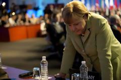 Die Welt: Τριπλή ταπείνωση για τη Μέρκελ στις Βρυξέλλες..