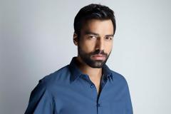 Ανδρέας Γεωργίου: Μας συστήνει τον νέο καρδιοκατακτητή της σειράς του!