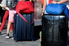 Αποζημίωση €500 σε ανήλικο για βαλίτσα που χάθηκε σε πλοίο κατά τη διάρκεια εκδρομής