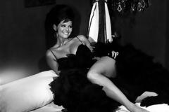 Στο «σφυρί» η θρυλική γκαρνταρόμπα της Κλαούντια Καρντινάλε