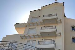 Νύχτα τρόμου για επιχειρηματία στη Βούλα από εισβολή κακοποιών στο σπίτι του!