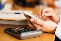 Εφορία: «Καίνε» τα εκκαθαριστικά, 1 στους 3 φορολογούμενους πληρώνει έξτρα φόρο 800 ευρώ