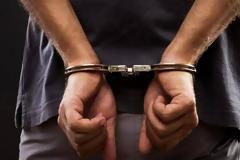 Νεαρός αυνανιζόταν μέσα σε λεωφορείο στη Ρόδο