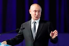 Πούτιν: Αναστέλλει τη συνθήκη για τους πυραύλους