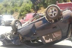 Λευκάδα: Αυτοκίνητο ανετράπη στον δρόμο Νυδρίου – Βασιλικής