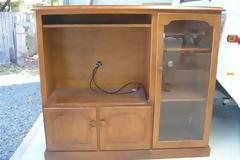 ΚΑΤΑΣΚΕΥΕΣ - Ήταν μόνο ένα άχρηστο παλιό έπιπλο τηλεόρασης, μέχρι που το μετέτρεψαν σε κάτι αξιολάτρευτο!