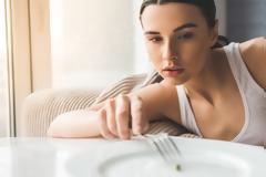 Οι διατροφικές διαταραχές προειδοποιούν δυο χρόνια νωρίτερα! Ποια είναι τα σημάδια