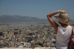 Καιρός: «Βράζει» όλη η Ελλάδα - Πότε υποχωρεί ο καύσωνας - Πού θα βρέξει