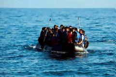 Σκάφος με 57 μετανάστες εντοπίστηκε δυτικά της Πύλου