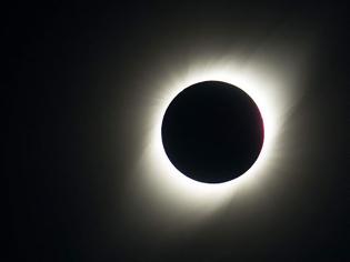 Φωτογραφία για Εντυπωσιακές εικόνες από τη «Μεγάλη Νοτιοαμερικανική Εκλειψη» Ηλίου στη Χιλή