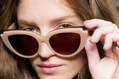 Aυτά είναι τα 4 στυλ γυαλιών ηλίου που χρειάζεται κάθε γυναίκα