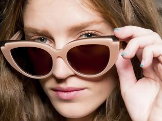 Φωτογραφία για Aυτά είναι τα 4 στυλ γυαλιών ηλίου που χρειάζεται κάθε γυναίκα