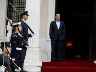 Φωτογραφία για Bloomberg για Τσίπρα: Για πολλούς Έλληνες ...ήταν πουλημένος