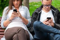 Τι συμβαίνει στη νέα γενιά λόγω διαδικτύου;