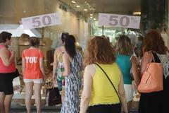 Θερινές εκπτώσεις 2019: Πρεμίερα σήμερα - Δείτε πόσο θα διαρκέσουν