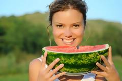 Ξαναβρείτε τη φόρμα σας, χάστε τα αποθηκευμένα κιλά του χειμώνα. Τι να τρώμε το καλοκαίρι;