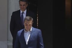 Wall Street Journal: Ο Τσίπρας πρέπει να επινοήσει εκ νέου τον εαυτό του