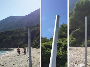 Φωτογραφία για ΚΑΤΑΓΓΕΛΙΑ: Ακόμη δεν έχουν τοποθετηθεί οι ομπρέλες στην παραλία Άγιος Γεώργιος στον ΑΣΤΑΚΟ !!