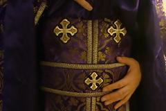 ο επιτραχήλιο και η αναγκαιότητα της αμφίεσής του