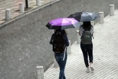 Ο καύσωνας υποχωρεί - Ερχονται καταιγίδες και χαλάζι