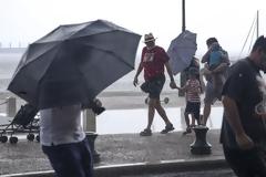 Ισχυρές καταιγίδες, χαλάζι και θυελλώδεις άνεμοι χτυπούν τις επόμενες ώρες