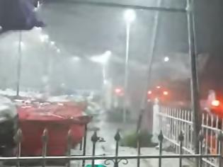 Φωτογραφία για Σοκάρει βίντεο με τη μανία των ανέμων την ώρα της καταστροφής στη Χαλκιδική (video)