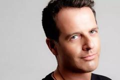 Άρης Καβατζίκης: Εύχομαι να αποκτήσουν σύντομα και προσωπική ζωή, μακριά από την γεμάτη πίσσα και δηλητήριο επαγγελματική τους ατζέντα...