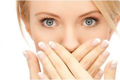 Τι σοβαρό μπορεί να κρύβει η κακοσμία του στόματος; Φυσικοί τρόποι πρόληψης