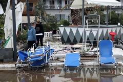 Ακραία καιρικά φαινόμενα: Χιλιάδες θύματα και ανυπολόγιστες ζημιές στην Ελλάδα