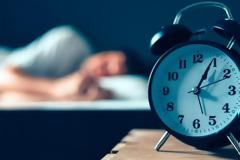 Κοιμάστε λιγότερο από επτά ώρες: Διαβάστε πόσο κακό κάνετε στην υγεία σας