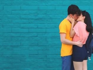 Φωτογραφία για Tο φιλί μπορεί να εξηγήσει τη μεγάλη παγκόσμια επίπτωση της γονόρροιας