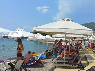 Φωτογραφία για Club MOLOS Πάλαιρος- Πογωνιά: Το καλύτερο μαγαζί με την εκπληκτική παραλία του!!