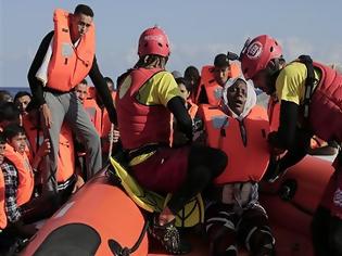 Φωτογραφία για Διασώθηκαν 242 μετανάστες σε φουσκωτές λέμβους στη Μεσόγειο..