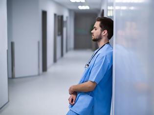 Φωτογραφία για Θριάσιο: Δύο νοσηλευτές ανά τριάντα ασθενείς – Σοβαρές ελλείψεις προσωπικού, καταγγέλλουν οι εργαζόμενοι