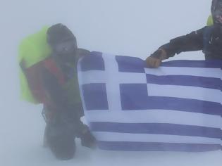 Φωτογραφία για H MYA «κατακτάει» τον Καύκασο: Η ελληνική Σημαία κυμάτισε στην ψηλότερη κορυφή της Ευρώπης (φωτό)