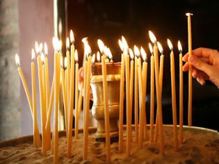 Φωτογραφία για Γιατί δεν πρέπει να σβήνονται νωρίς τα κεριά που ανάβουμε στην Εκκλησία;