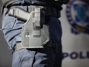 Φωτογραφία για Διακινητής ναρκωτικών βρέθηκε με κλεμμένο όπλο αστυνομικού